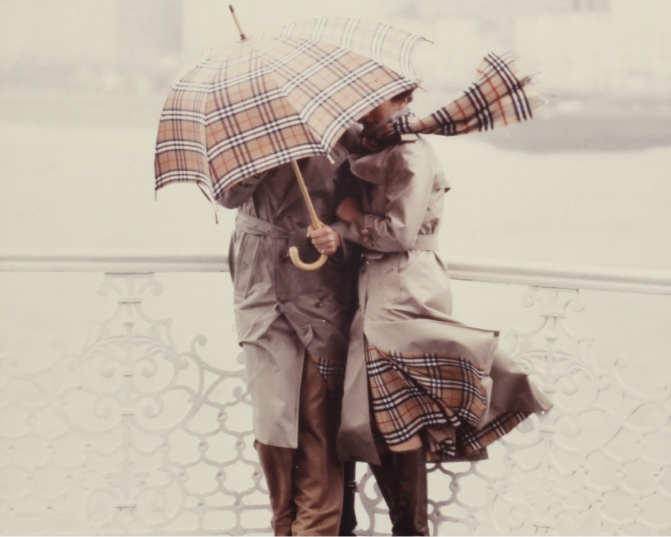 Burberry sale scarf umbrella