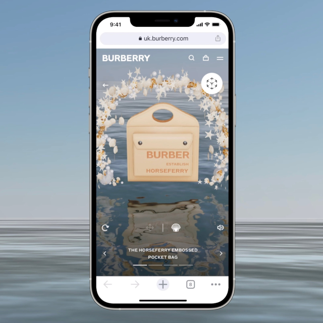 Kantine Græder sol Burberry creates augmented reality Pocket Bag experience - Burberry