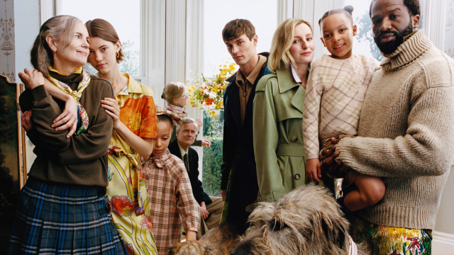 BURBERRY カラフル馬デザイン Tシャツ 18M 86 Embrace the spirit of British festival season with Burberry