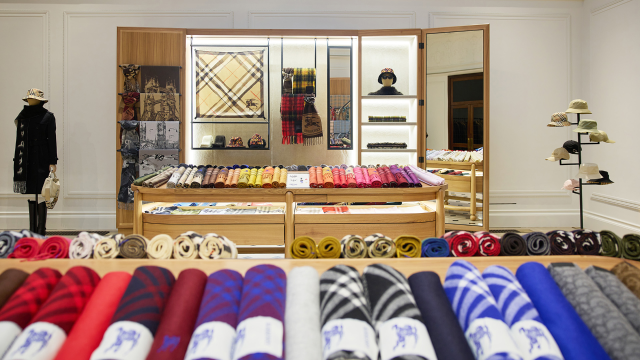 Burberry celebrates its iconic check scarf - Burberryplc