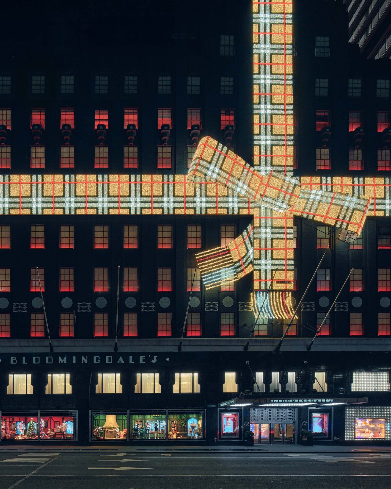 Burberry and Bloomingdale's light up New York: Happy Together