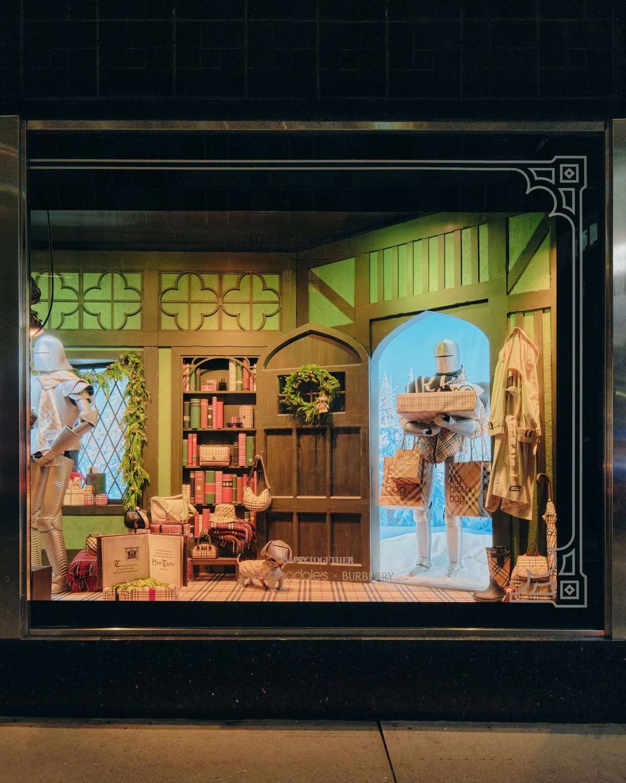 Burberry and Bloomingdale's light up New York: Happy Together