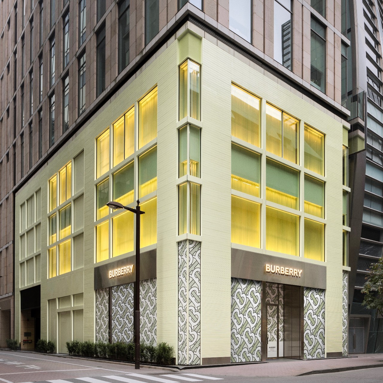 Burberry outlet tokyo store